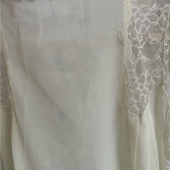 Flowy Lace Top - Picture 5 of 7